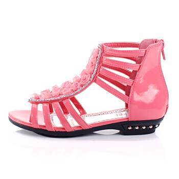 卡比菲鞋帽:用產(chǎn)品和服務(wù)打動服裝鞋帽消費者