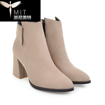 17新款跨境粗跟尖頭短靴：派尼美特女靴的時(shí)尚與實(shí)用